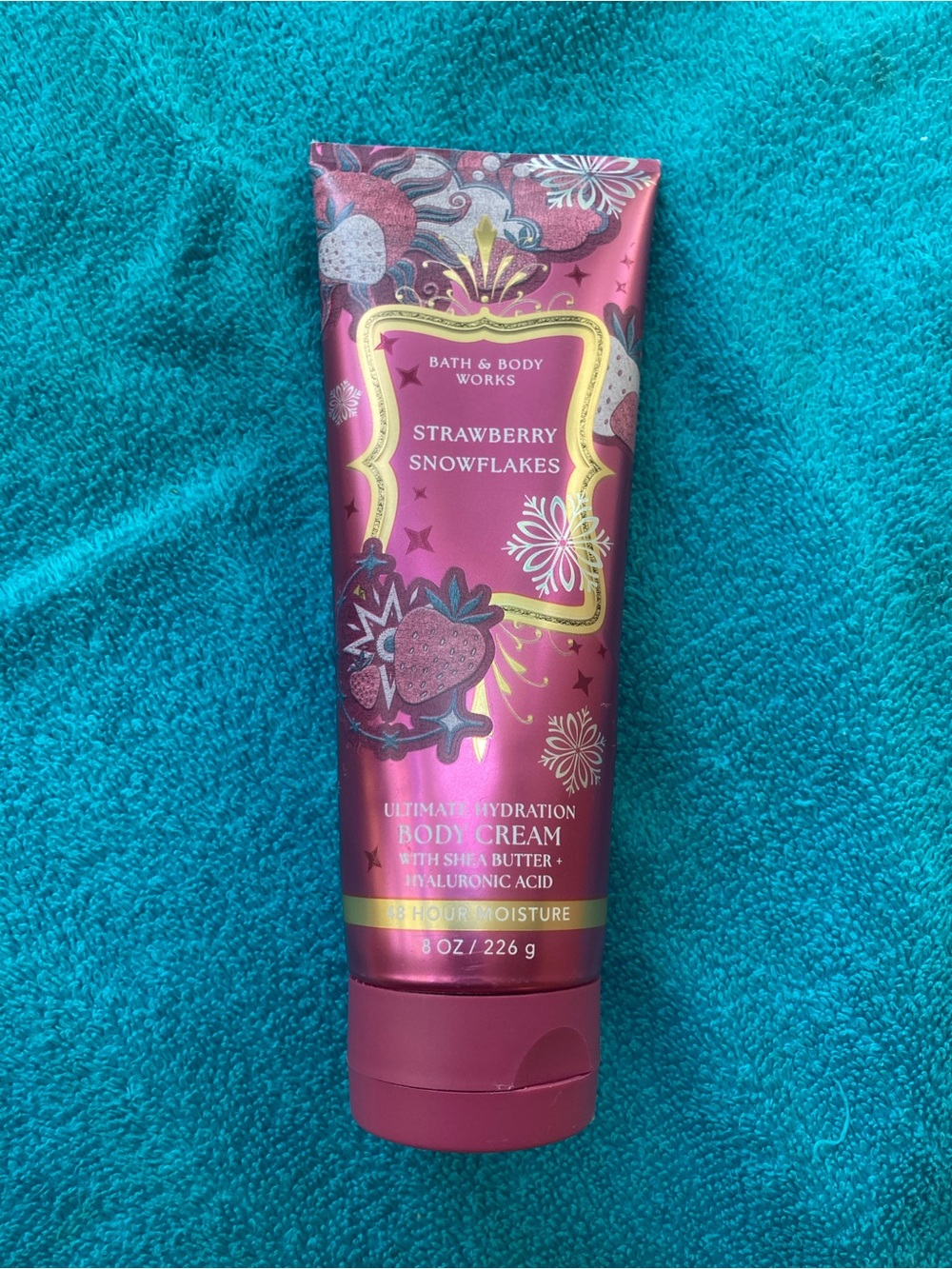 Bath & Body Works Strawberry Snowflakes Body Cream 8 oz NWT